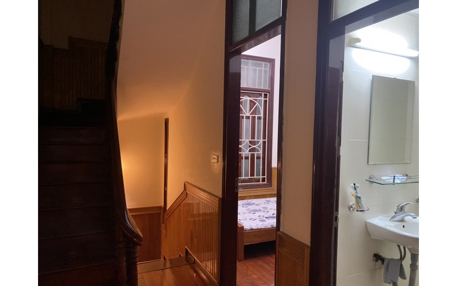 Cho thuê nhà ngõ ô tô phố Phan Văn Trường làm kinh doanh spa, online ,văn phòng kết hợp ở lại.